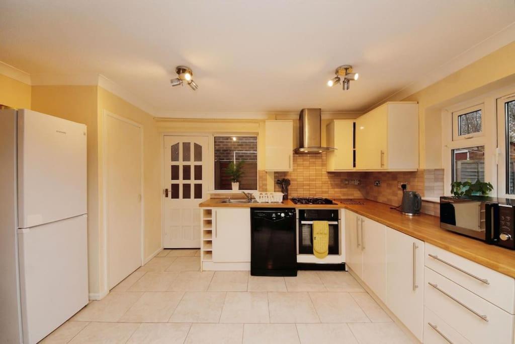 Beautiful Home Close To Town Free Netflix, Wifi Solihull Eksteriør bilde