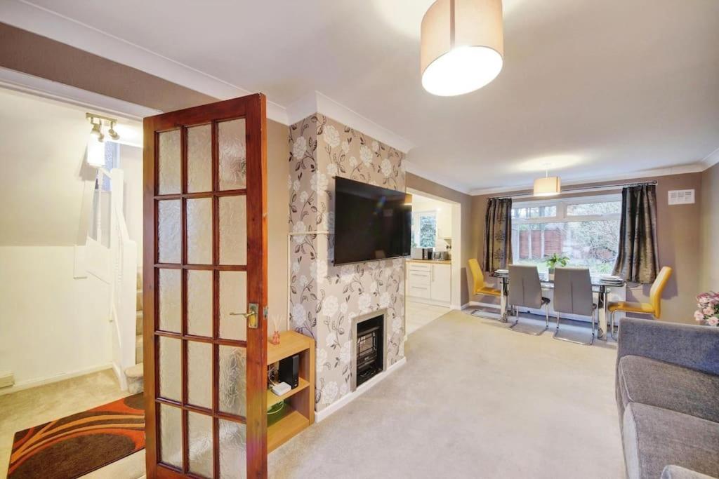Beautiful Home Close To Town Free Netflix, Wifi Solihull Eksteriør bilde