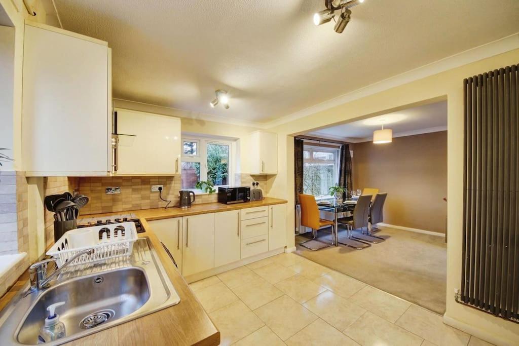 Beautiful Home Close To Town Free Netflix, Wifi Solihull Eksteriør bilde